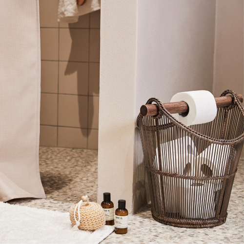 kosz-rattanowy-na-papier-toaletowy-norah-lene-bjerre-casa-carina