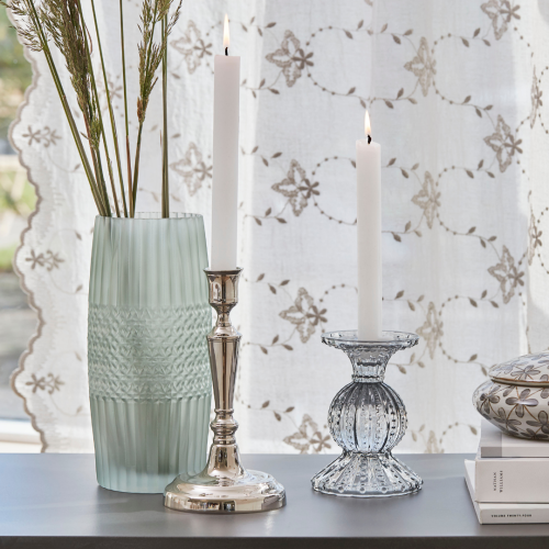 ciemnoszary-swiecznik-szklany-glamour-sivia-lene-bjerre-casa-carina