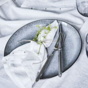 duzy-szary-talerz-obiadowy-amera-lene-bjerre-casa-carina