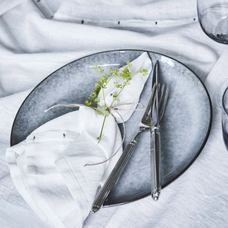 duzy-szary-talerz-obiadowy-amera-lene-bjerre-casa-carina