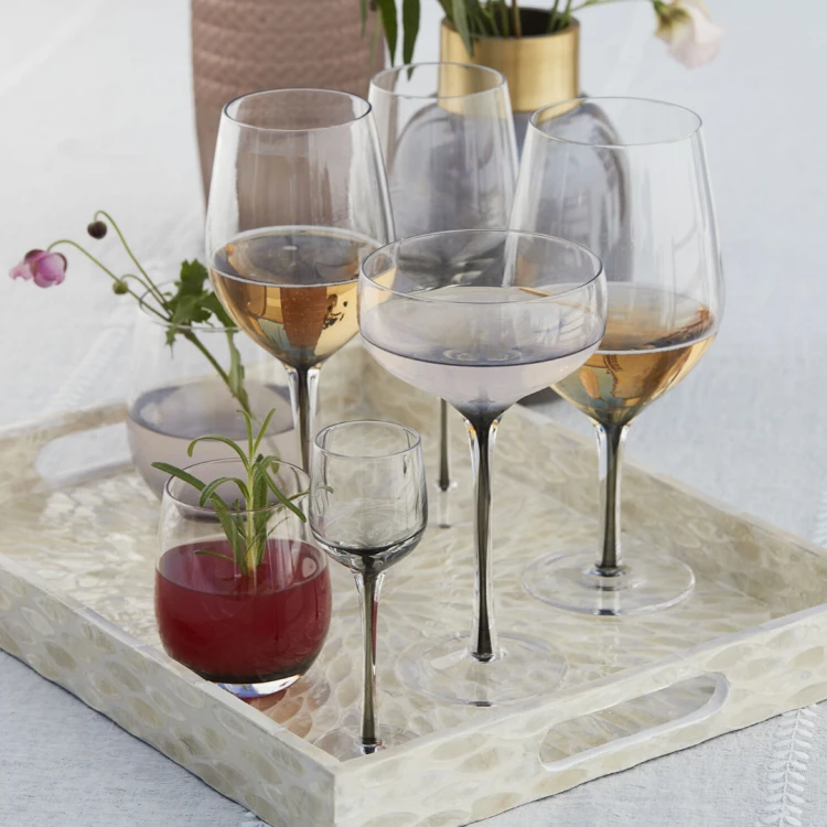 kieliszek-na-wino-320-victorinne-lene-bjerre-cara-carina