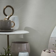 szara-filizanka-do-espresso-ze-zlotym-uchem-clara-lene-bjerre-casa-carina