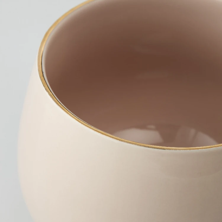 duza-pudrowa-rozowa-miska-obiadowa-ze-zlotym-rantem-clara-lene-bjerre-casa-carina