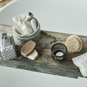 elegancki-szary-dozownik-do-mydla-marion-lene-bjerre-casa-carina