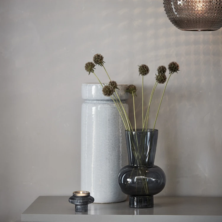 ciemny-grafitowy-wazon-hedria-30-5-lene-bjerre-casa-carina