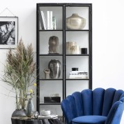 czarny-industrialny-regal-do-salonu-depot-lene-bjerre-casa-carina.jpg