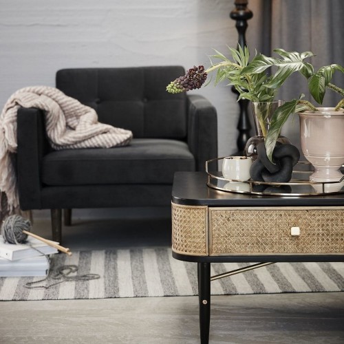 czarny-stolik-kawowy-z-szufladami-do-salonu-elisia-lene-bjerre-casa-carina.jpg