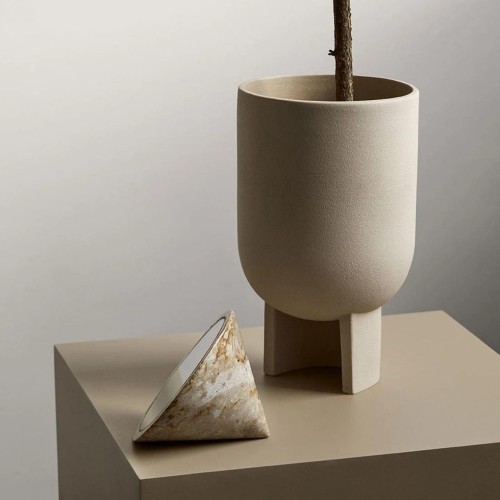 wysoka-szara-doniczka-terakota-z-powloka-z-angoby-16x27-kristina-dam-studio-casa-carina.jpg