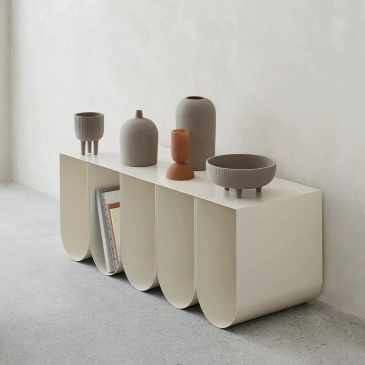 szara-doniczka-na-3-nozkach-terakota-angoba-12-16-kristina-dam-studio-casa-carina.jpg
