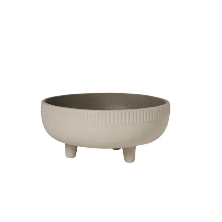 szara-szeroka-donica-na-3-nozkach-terakota-24-11-kristina-dam-studio-casa-carina.jpg