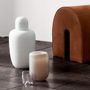 elegancki-mleczno-bezowy-wazon-z-dmuchanego-szkla-20-opal-kristina-dam-studio-casa-carina.jpg
