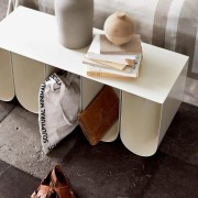 modernistyczna-bezowa-lawka-z-5-przegrodami-110-curved-kristina-dam-studio-casa-carina.jpg