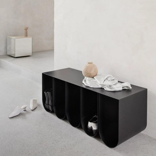 czarna-lawka-z-piecioma-przegrodami-110-curved-kristina-dam-studio-casa-carina.jpg
