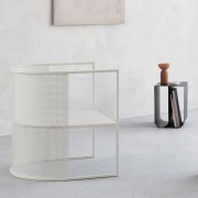 nowoczesny-stolik-z-przegrodami-czarny-curved-kristina-dam-studio-casa-carina.jpg