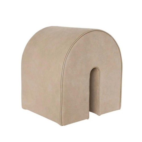 luksusowy-bezowy-puf-ze-skory-anilinowej-curved-kristina-dam-studio-casa-carina.jpg
