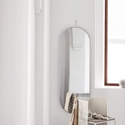 owalne-lustro-w-bezowej-ramie-185-kristina-dam-studio-casa-carina.jpg