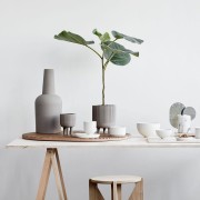 debowy-stolek-naturalny-stolik-drewno-nocny-the-stool-kristina-dam-studio-casa-carina.jpg