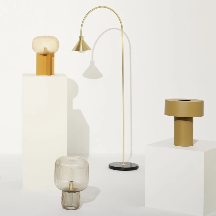 lampa-na-stol-khaki-aki-hubsch-casa-carina.jpg