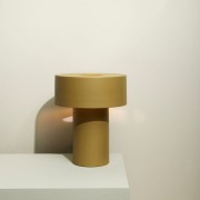 lampa-stolowa-khaki-zielona-ciemna-aki-hubsch-casa-carina.jpg