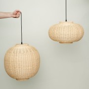 okragla-rattanowa-lampa-pleciona-45cm-e27-hubsch-casa-carina.jpg