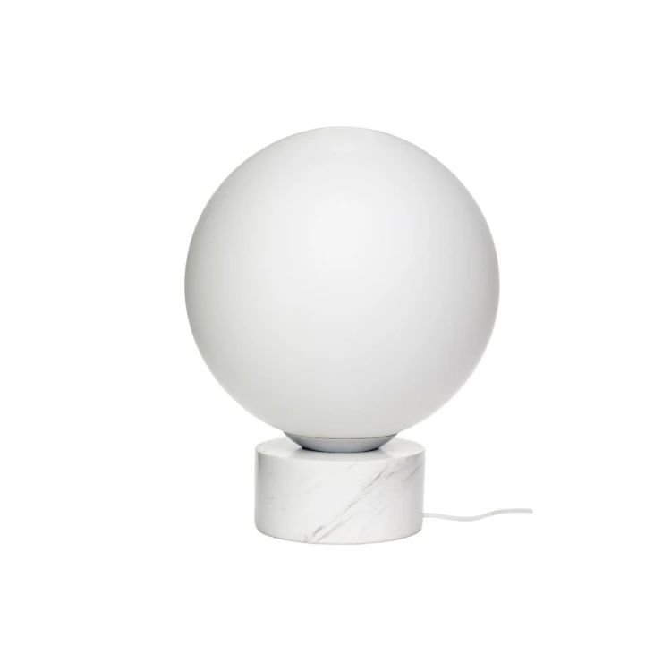 biala-lampa-podlogowa-luka-na-marmurowej-podstawie-e27-sphere-hubsch-casa-carina.jpg