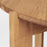 okragly-debowy-stol-olejowany-120-cm-collector-kristina-dam-studio-casa-carina.jpg