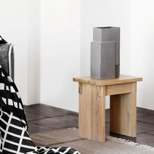 maly-japonski-stolek-stolik-debowy-40-kristina-dam-studio-casa-carina.jpg