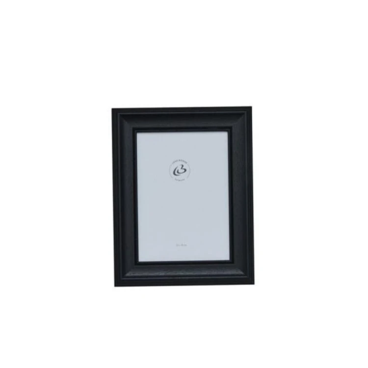 czarna-drewniana-ramka-na-zdjecie-13x18-austia-lene-bjerre-casa-carina.jpg