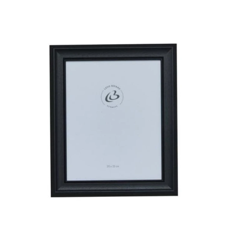 czarna-drewniana-ramka-na-zdjecie-20x25-austia-lene-bjerre-casa-carina.jpg