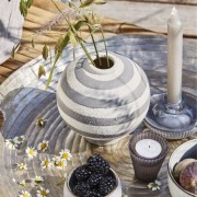 szary-stojak-na-waska-swieczke-lub-szary-swiecznik-tealight-dormia-lene-bjerre-casa-carina.jpg