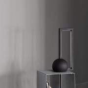 czarna-kulista-lampa-na-stol-led-kristina-dam-studio-casa-carina.jpg