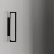 czarna-prostokatna-lampa-scienna-led-kristina-dam-studio-casacarina.jpg