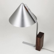 stozkowa-lampa-biurkowa-kristina-dam-studio-casacarina.jpg