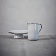 wysoki-bialy-dzbanek-ceramiczny-amera-lene-bjerre-casa-carina.jpg