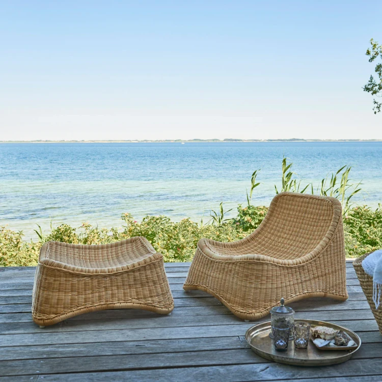 fotel-wypoczynkowy-z-podnozkiem-chill-sika-design-casacarina.webp