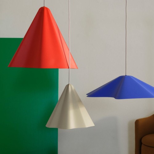 mala-piaskowa-lampa-wiszaca-spodnica-broste-copenhagen-casacarina.jpg