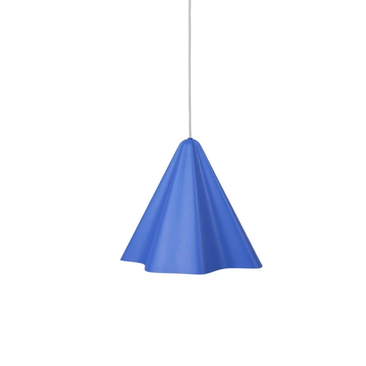 mala-niebieska-lampa-wiszaca-spodnica-broste-copenhagen-casa-carina.jpg