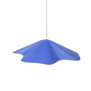 niebieska-lampa-z-rozlozystym-kloszem-broste-copenhagen-casa-carina.jpg