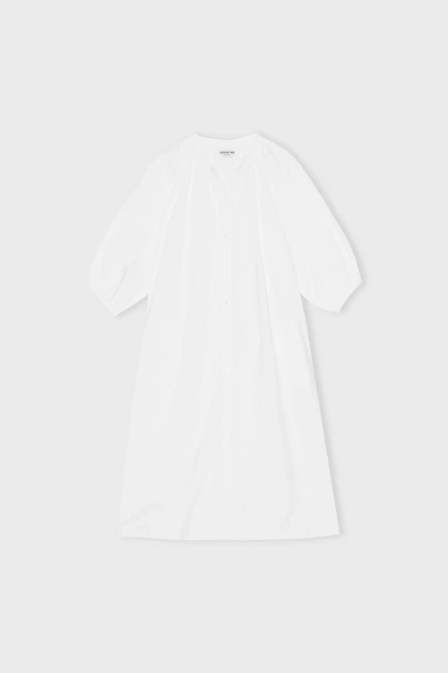 biala sukienka.webp