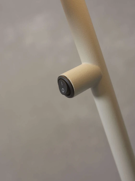 0273a64ef144099dcd205ff1ada926e2