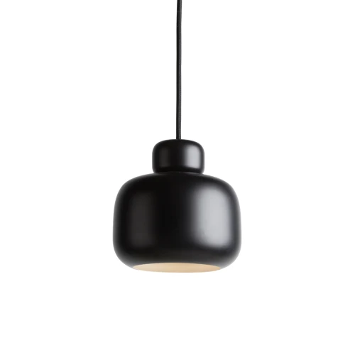 lampa-wiszaca-stone-s-woud-s czarna.webp