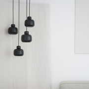 lampa-wiszaca-stone-s-woud-czarne s.jpg