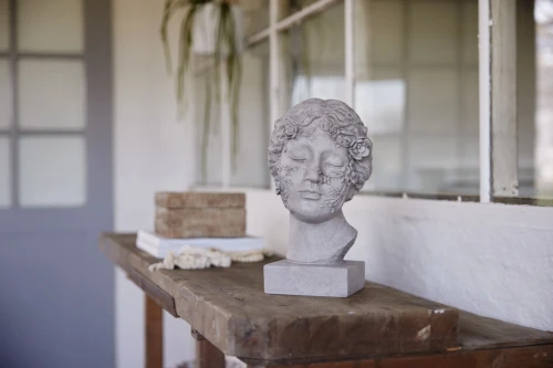 głowa szara dekoracja.webp