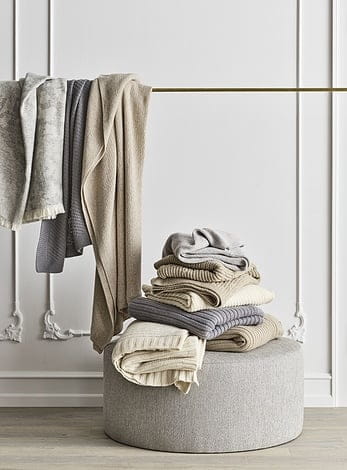 bolia-narzuta-soft-prazkowana-130-x-170-cm-biala__4.jpg