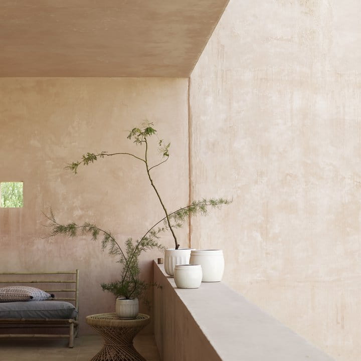 zestaw białych doniczek