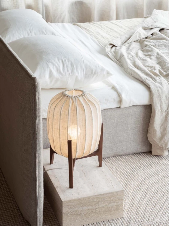 ciemny jesion lampka nocna.jpg