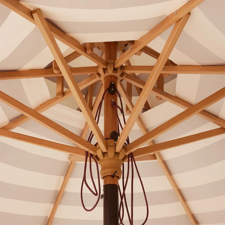 Parasol w paski,stracciatella