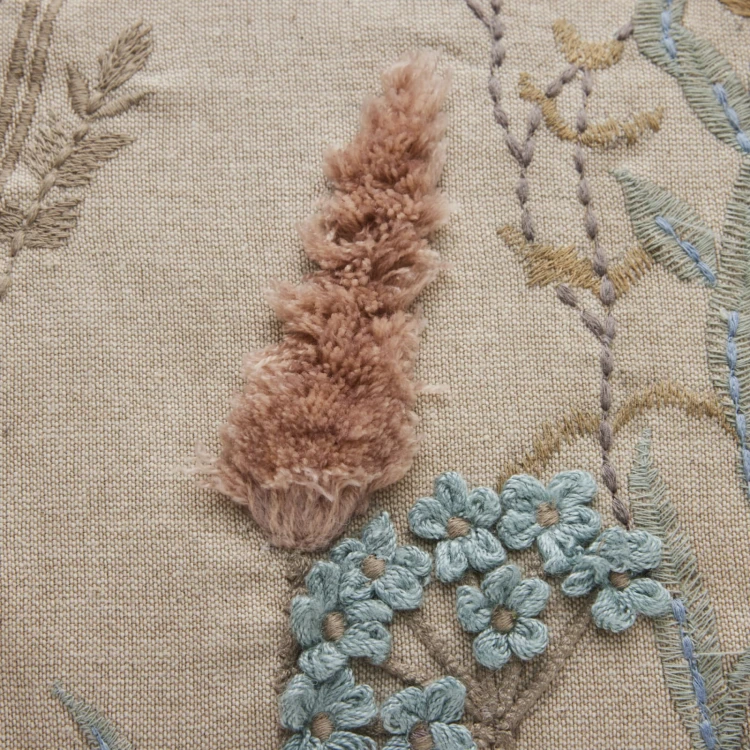 Lene Bjerre- poduszka beżowa w kolorowe kwiaty Inielle 50x50