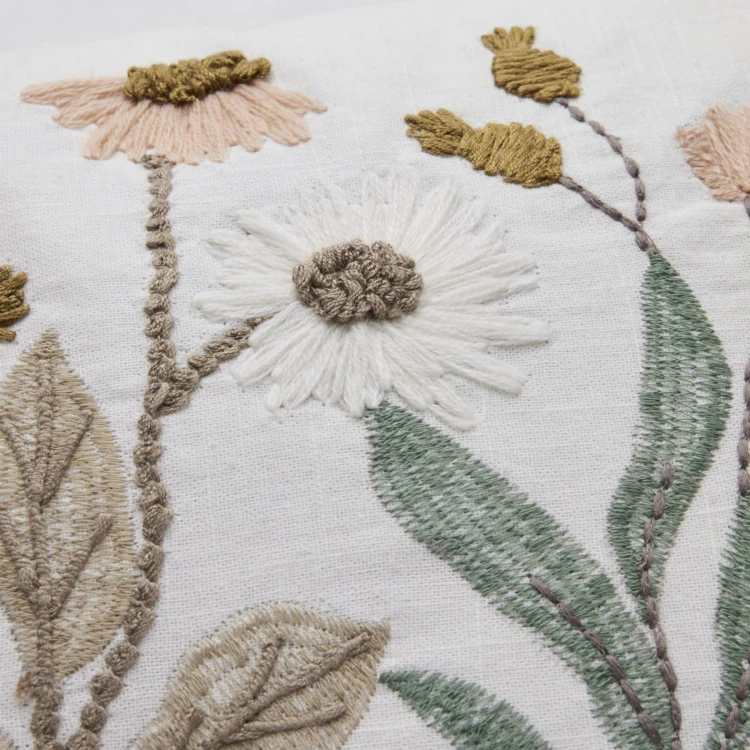 Lene Bjerre-jasna poduszka w kolorowe kwiaty Inielle 60x40