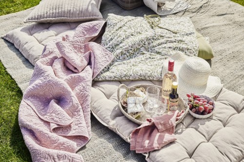 Lene Bjerre- narzuta na łóżko 170x130 Isabelle różowa